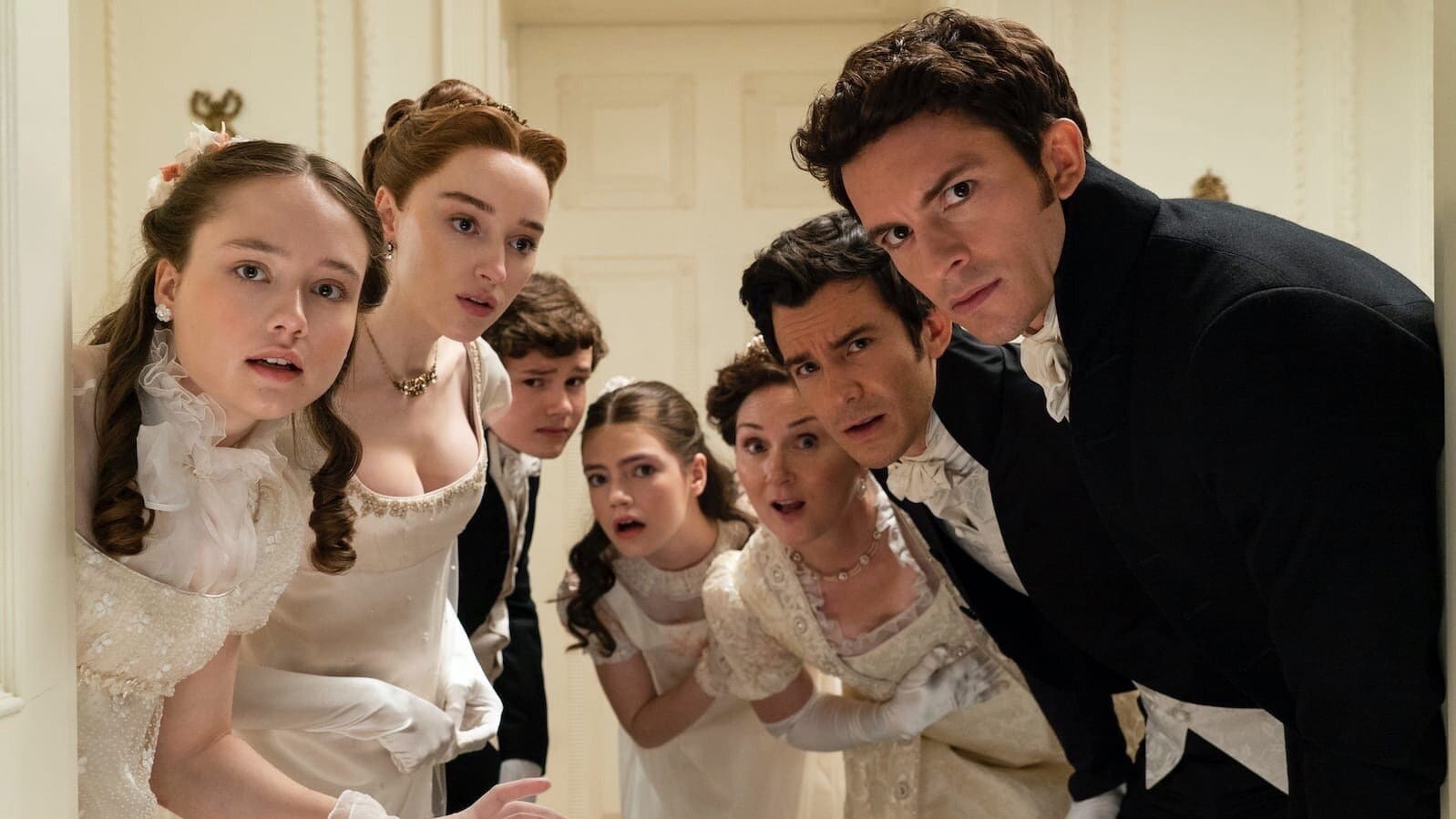 Бриджертоны 4 сезон: почему недоступный на Netflix сериал возглавил поисковые запросы россиян